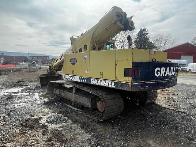 Image of Gradall XL5200 equipment image 2