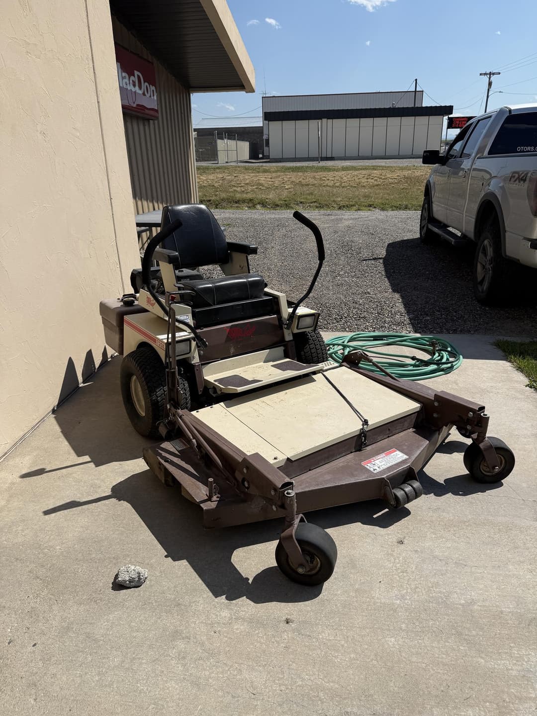 Image of Grasshopper 720K Image 1