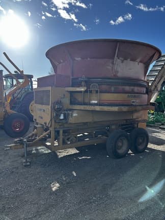 Image of Haybuster H-1100 equipment image 3