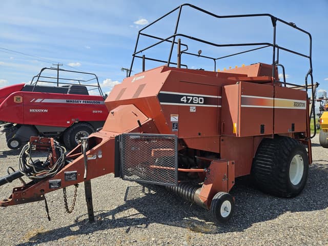 Image of Hesston 4790 equipment image 1