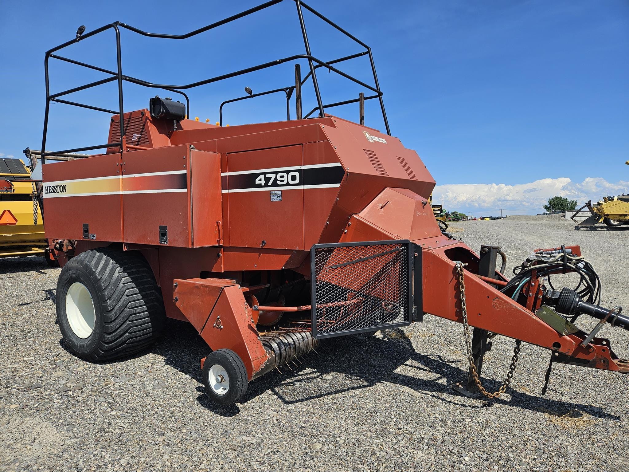 1999 Hesston 4790 Equipment Image0