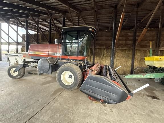 Image of Hesston 8450 equipment image 3