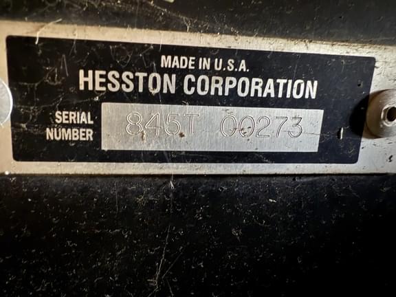 Image of Hesston 8450 equipment image 1