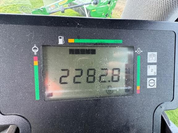 Image of Hesston 8450 equipment image 4