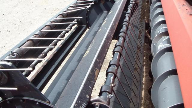 Image of Hesston 8450 equipment image 3