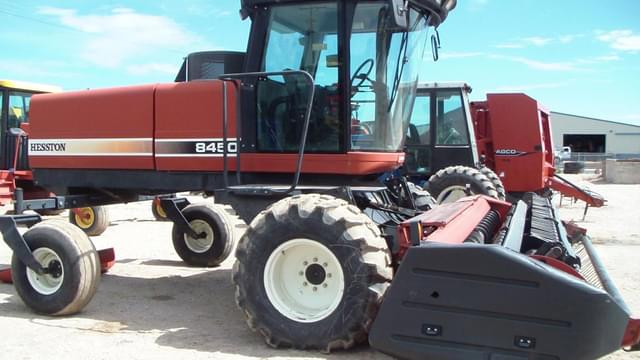 Image of Hesston 8450 equipment image 1