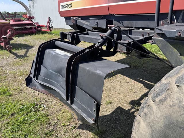 Image of Hesston 8550 equipment image 4