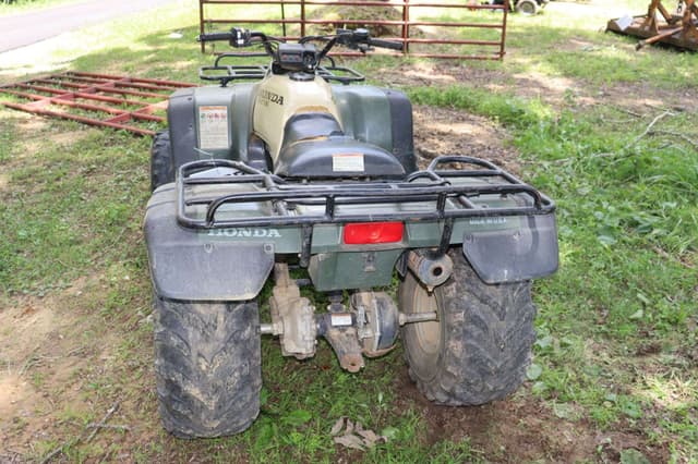 Image of Honda Fourtrax 300 equipment image 3