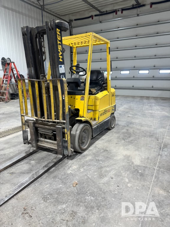 Image of Hyster S50XM equipment image 2