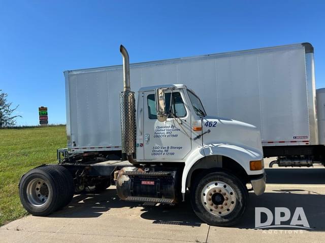 Image of International 8100 equipment image 2