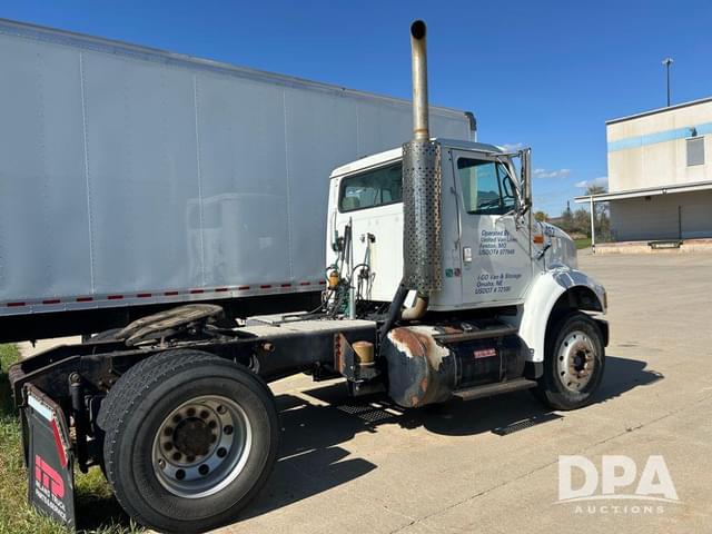 Image of International 8100 equipment image 3