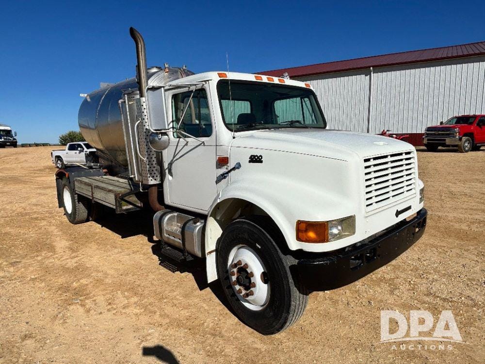 1999 International 4700 Equipment Image0