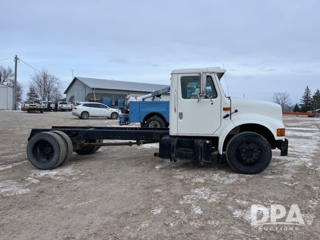 Image of International 4700 equipment image 4