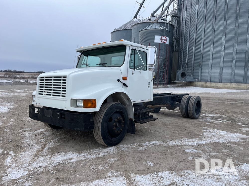 1999 International 4700 Equipment Image0