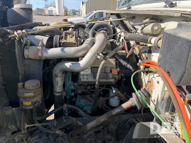 Image of International 4700 equipment image 4