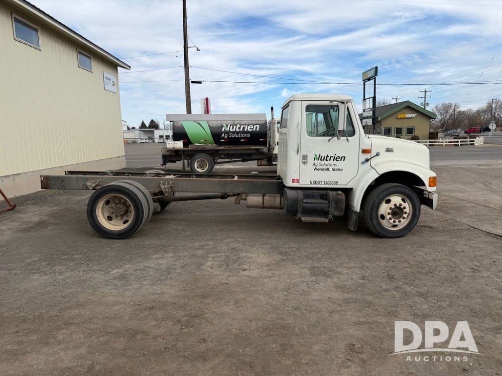 1999 International 4700 Equipment Image0