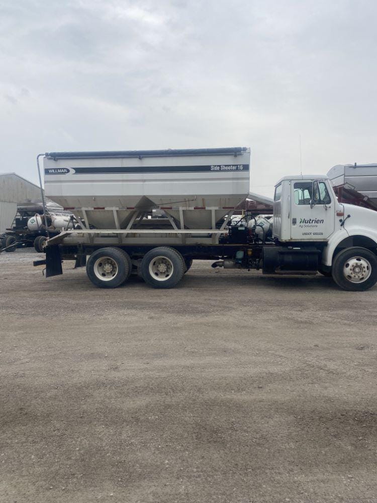 Main image International 8100