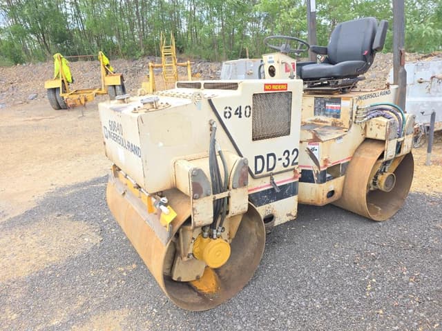 Image of Ingersoll Rand DD-32 equipment image 4