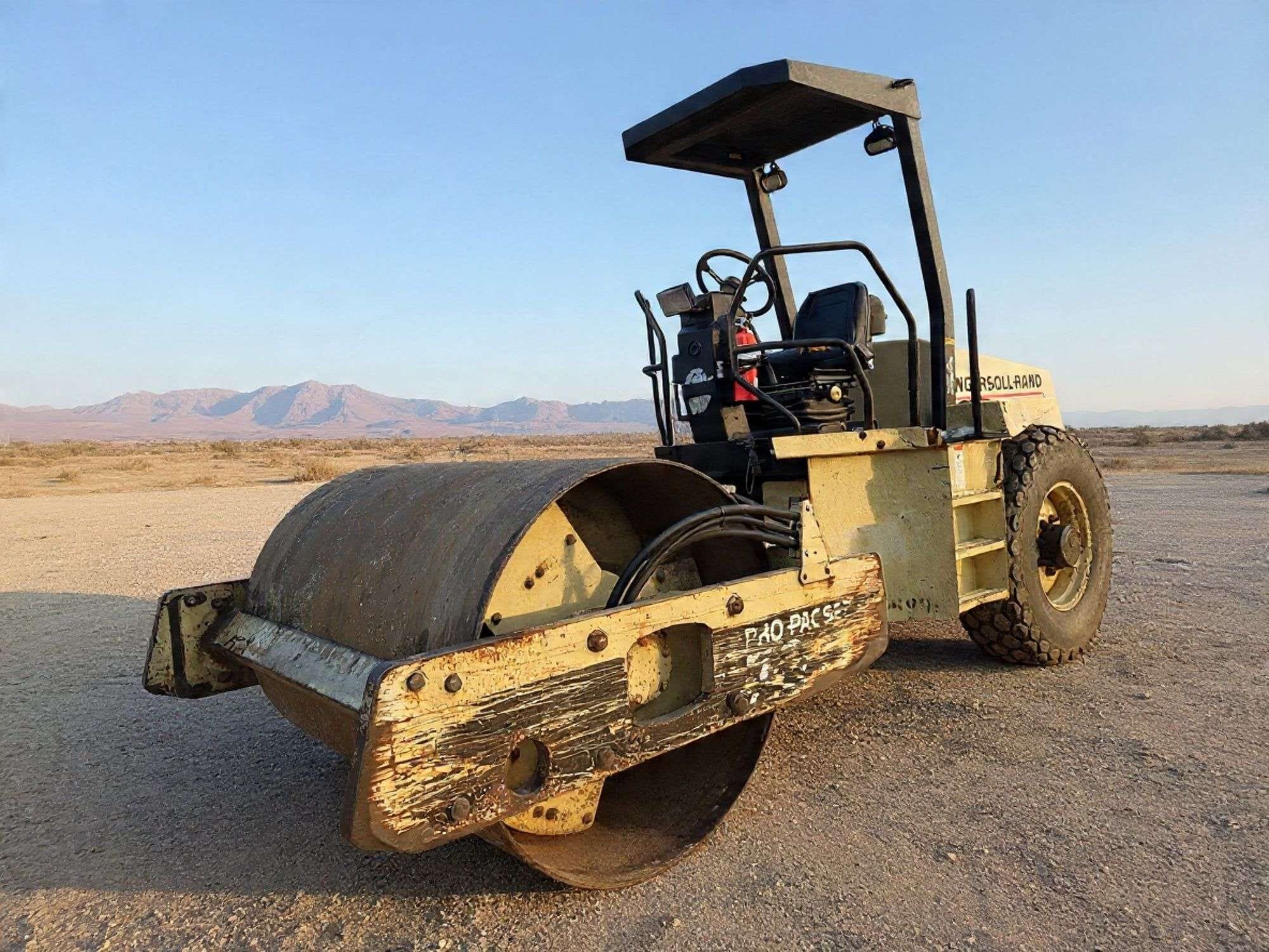 1999 Ingersoll Rand SD70 Equipment Image0