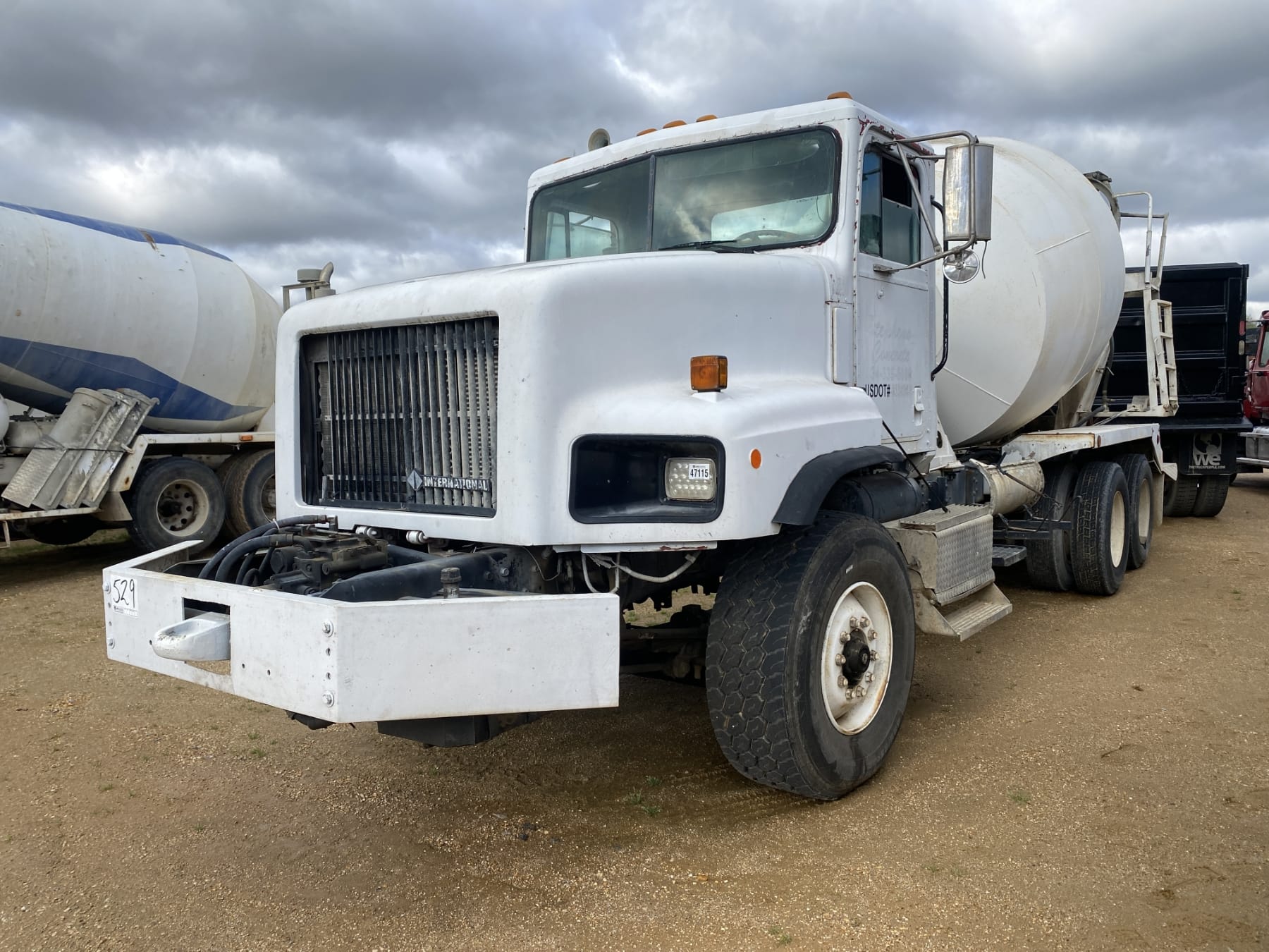 1999 International 1654 Equipment Image0