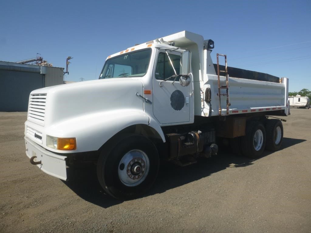 1999 International 2674 Equipment Image0