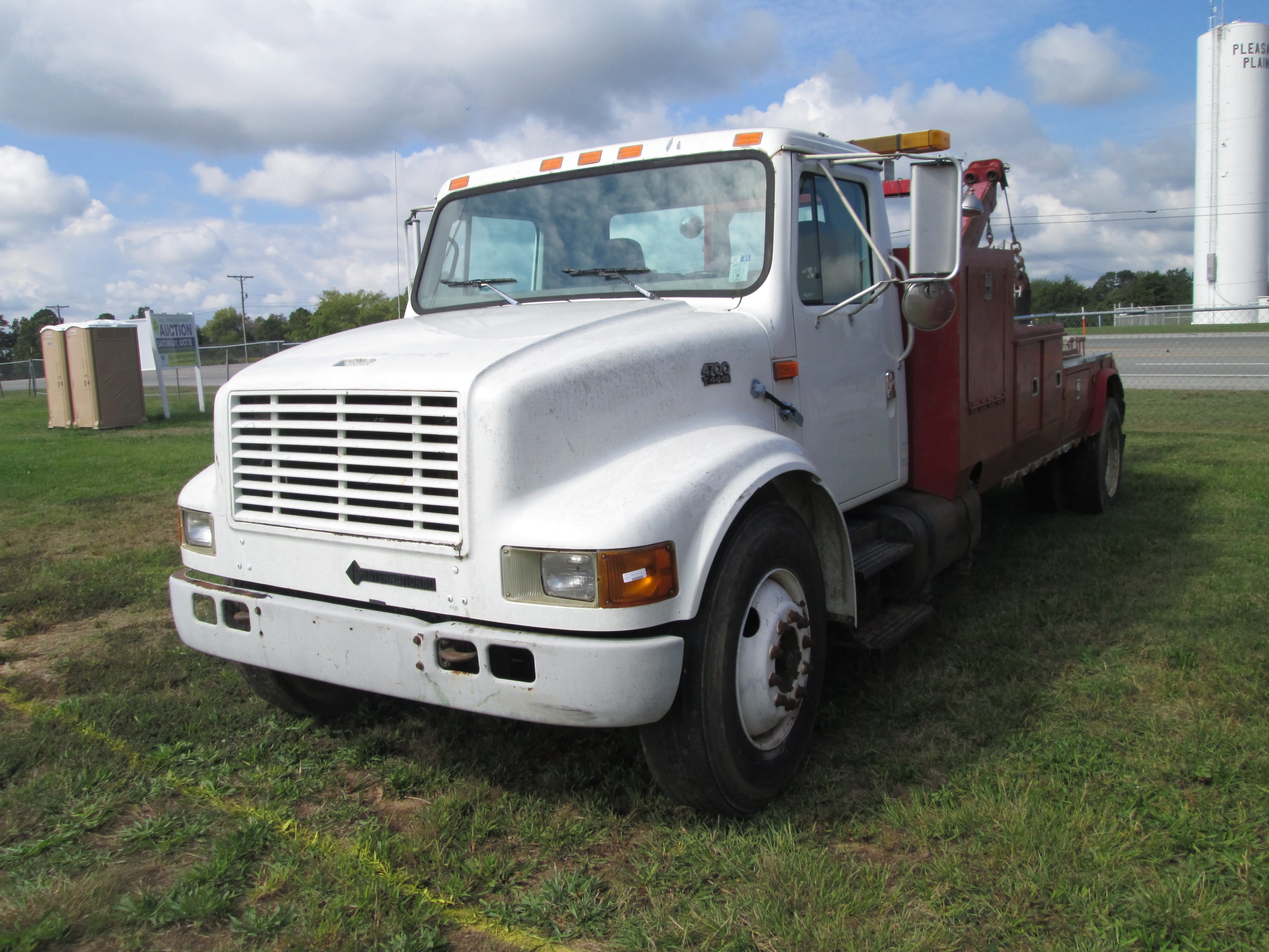 Main image International 4700