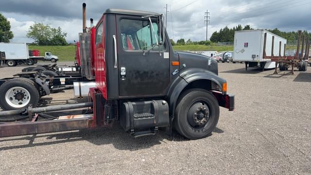 Image of International 4700 equipment image 3