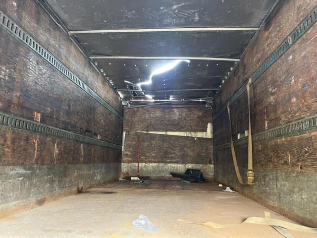 Image of International 4700 equipment image 2