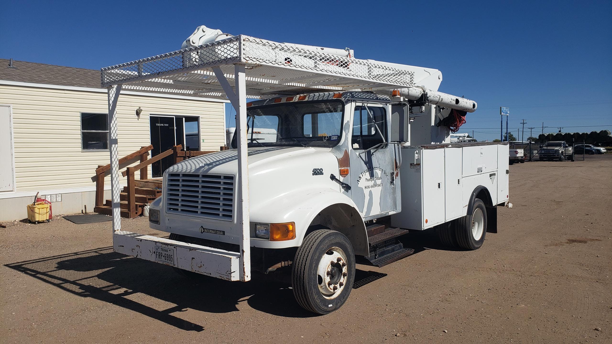 Main image International 4700