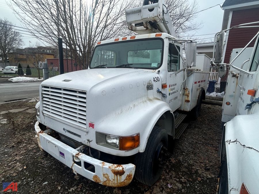 1999 International 4700 Equipment Image0