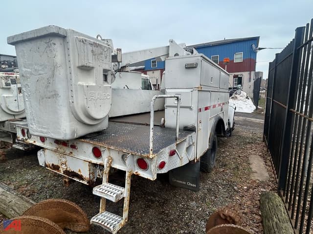 Image of International 4700 equipment image 2