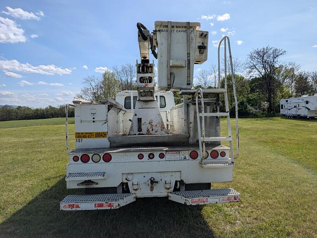 Image of International 4700 equipment image 3