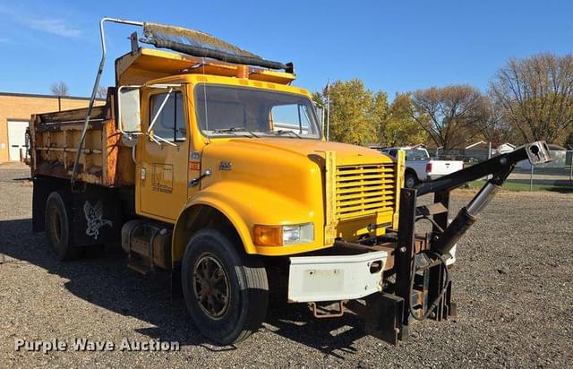 Image of International 4700 equipment image 2