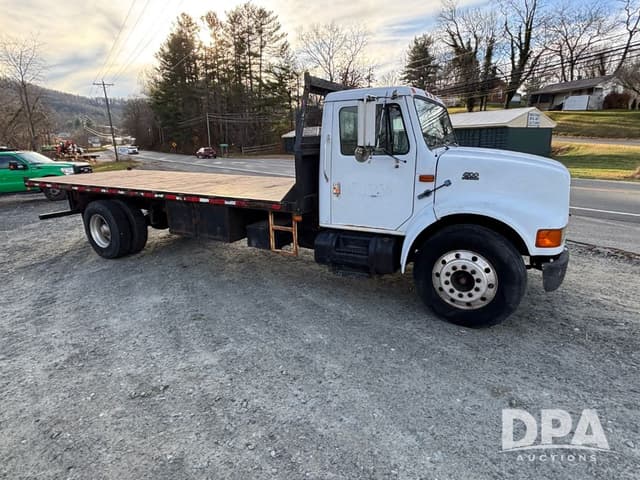 Image of International 4700 equipment image 1