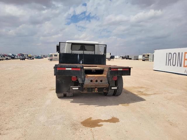 Image of International 4700 equipment image 3