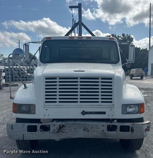Image of International 4700 equipment image 1