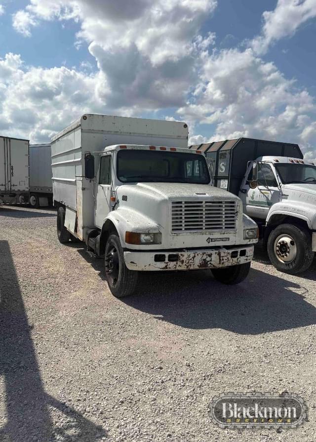 Image of International 4700 equipment image 3