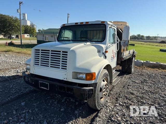 Image of International 4700 equipment image 2