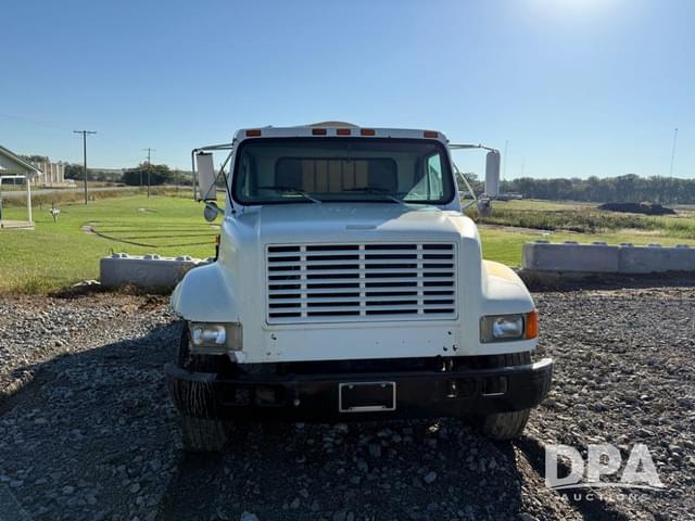 Image of International 4700 equipment image 4