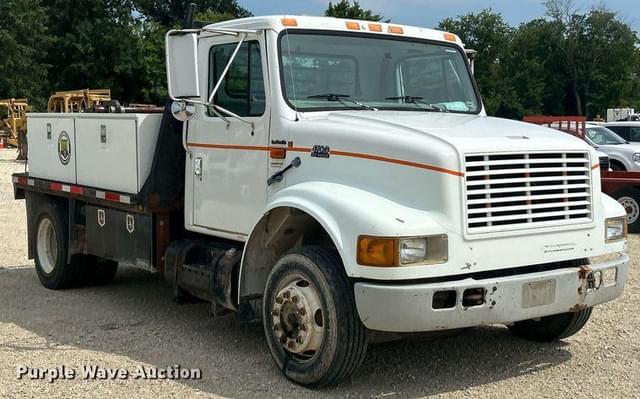 Image of International 4700 equipment image 2