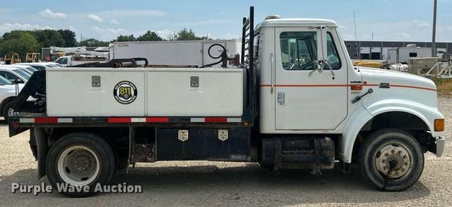 Image of International 4700 equipment image 3