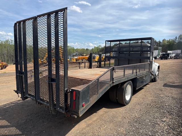 Image of International 4700LP equipment image 2