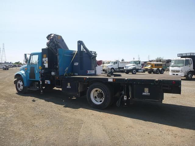 Image of International 4700 equipment image 3