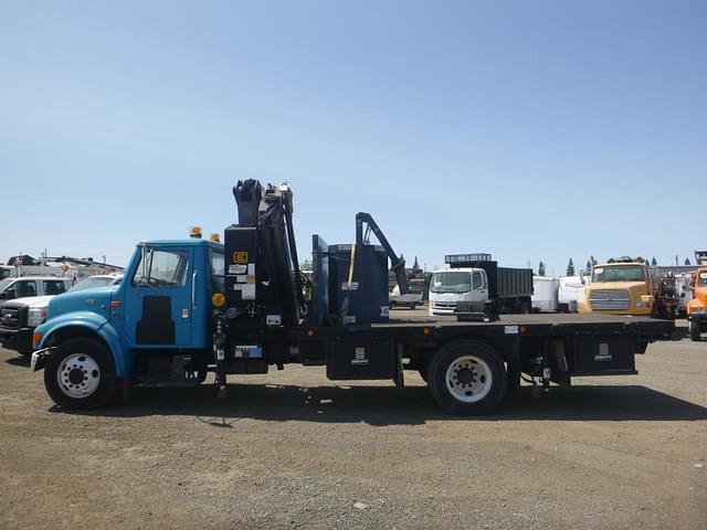 Image of International 4700 equipment image 4