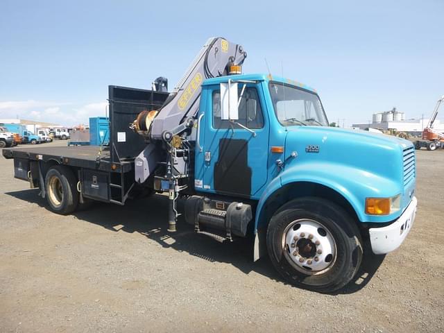 Image of International 4700 equipment image 1