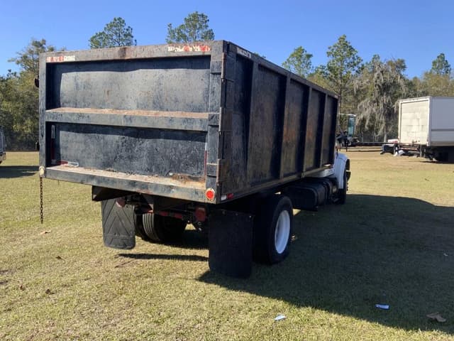 Image of International 4700 equipment image 4