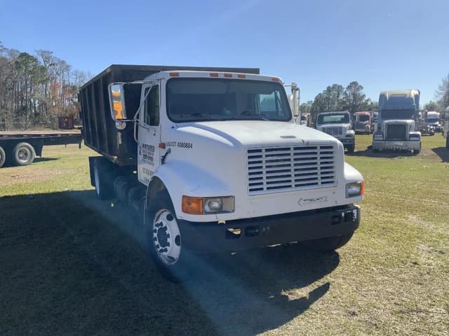 Image of International 4700 equipment image 2