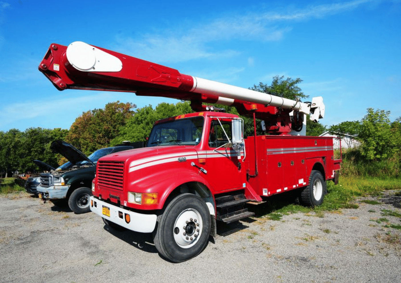 1999 International 4900 Equipment Image0