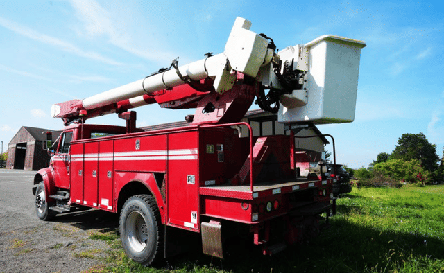 Image of International 4900 equipment image 2