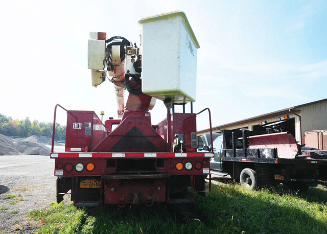 Image of International 4900 equipment image 3